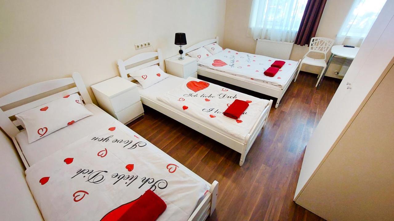 Happy Hotel Riga Exterior foto