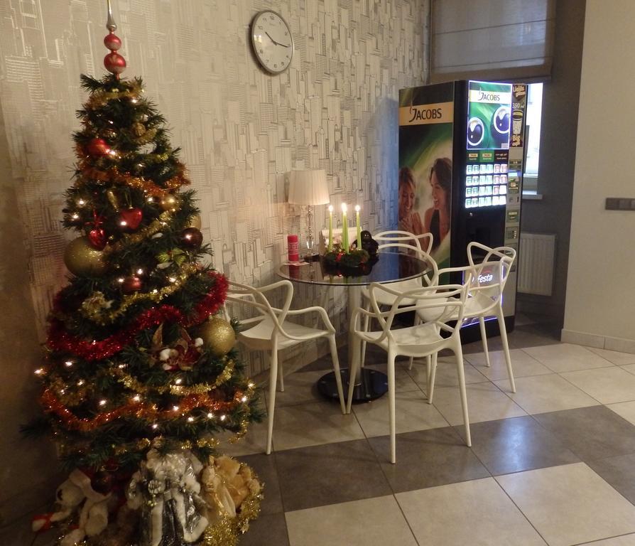 Happy Hotel Riga Exterior foto