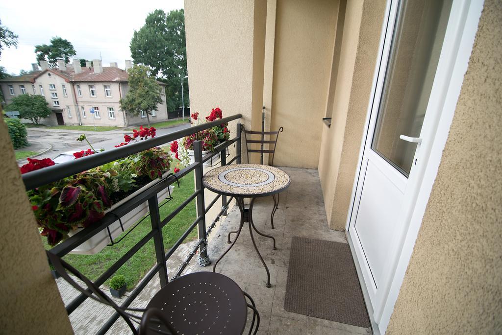 Happy Hotel Riga Exterior foto