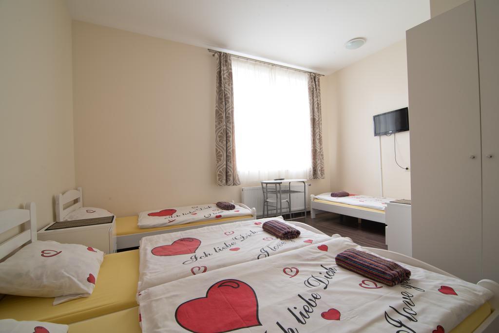 Happy Hotel Riga Exterior foto