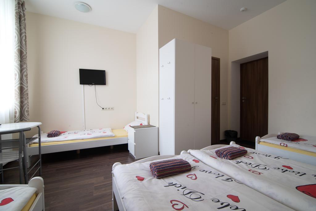 Happy Hotel Riga Exterior foto
