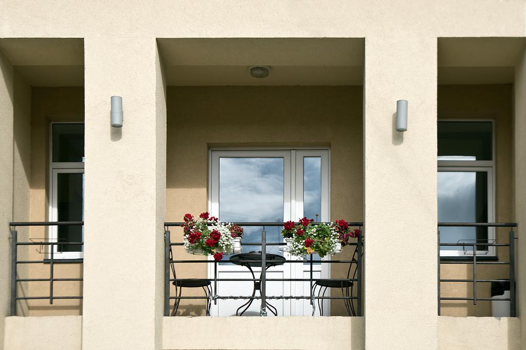 Happy Hotel Riga Exterior foto